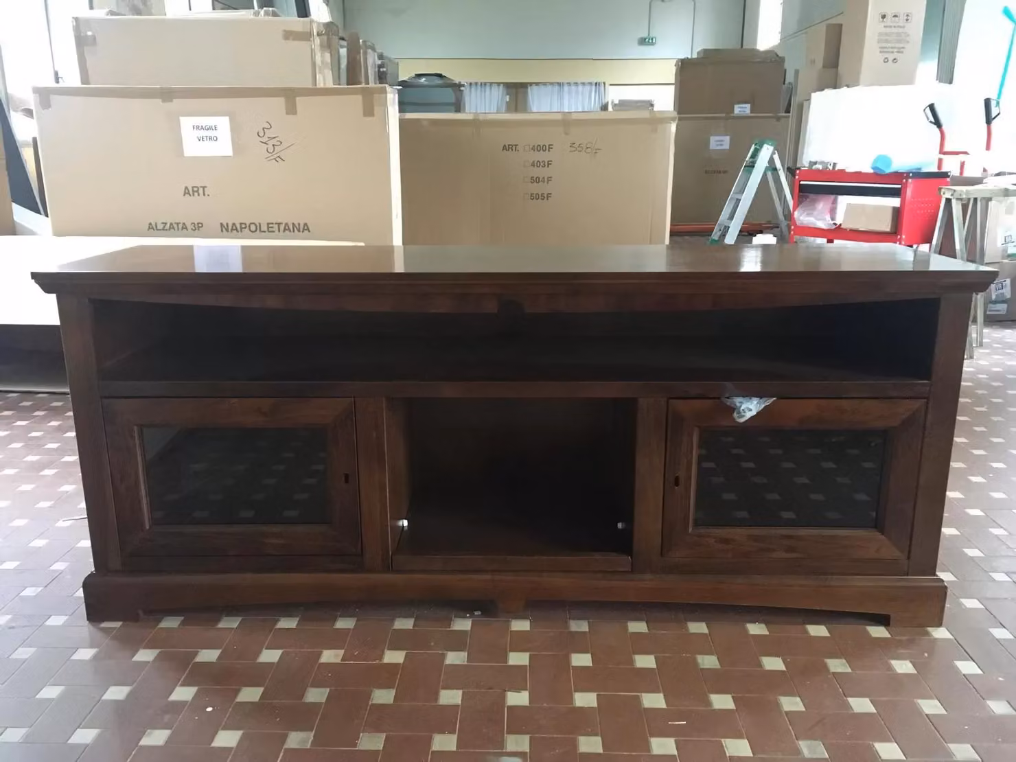 Mobile porta TV Goccia in legno noce e vetro stile arte povera marrone Mobili 2G L/P/H: 170 x 46 x 69 cm – 2