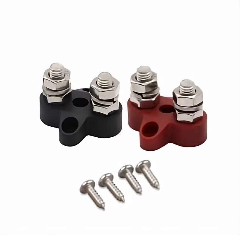 Set di bulloni di collegamento doppi Victron M8 (1 rosso/ 1 nero)