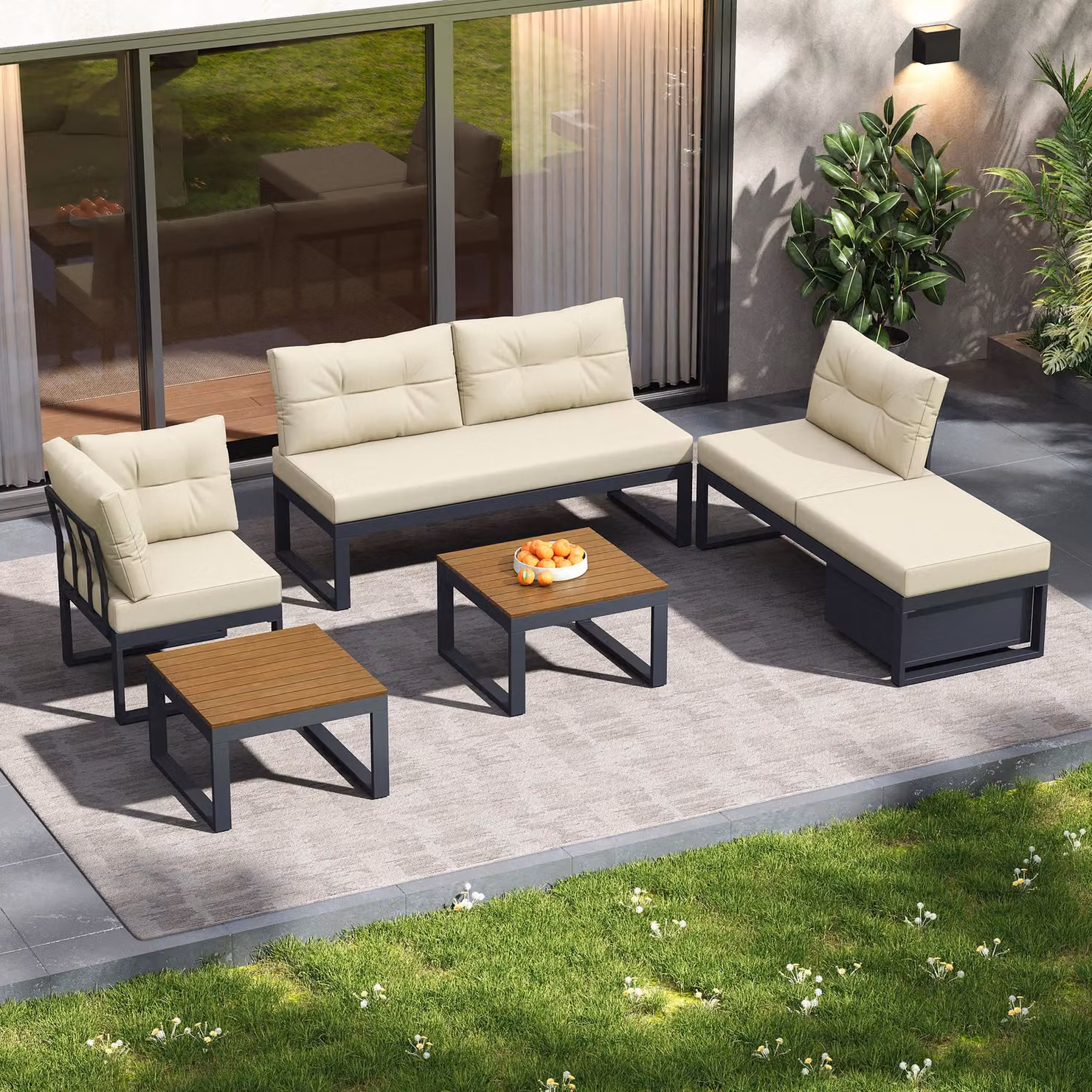 Set di mobili multifunzionale con schienale regolabile in 3 posizioni e funzione reclinabile, cuscini comfort, vano portaoggetti e rivestimento in poliestere resistente alle intemperie. Colore beige.
