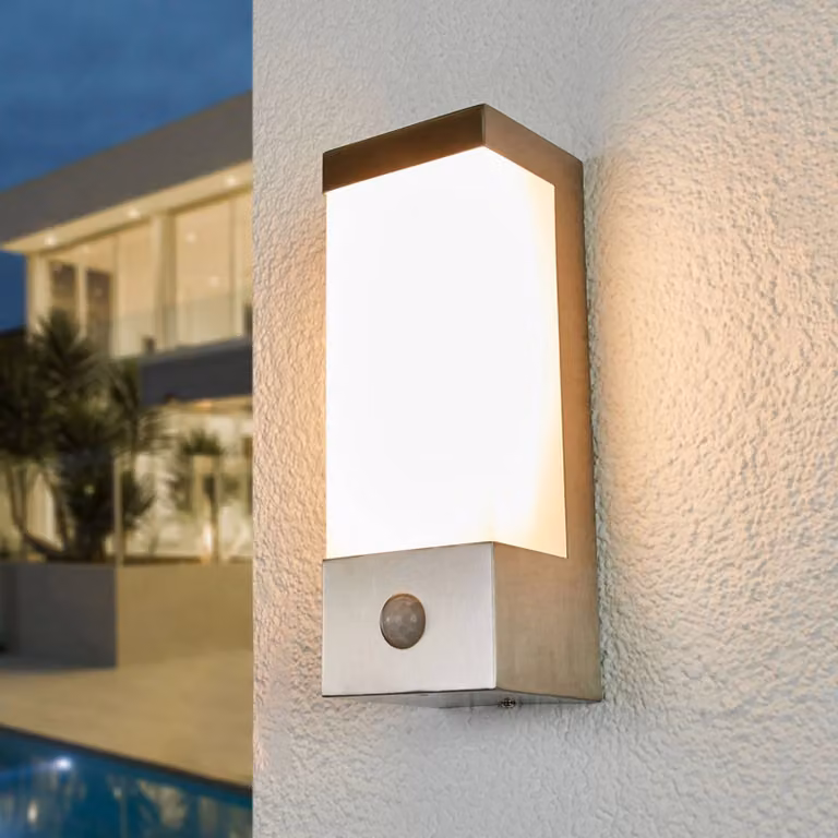 Lindby applique da esterni LED Severina, 25 cm, sensore, acciaio Severina, Alluminio / Grigio / Zincato, Acciaio Inox, Moderno