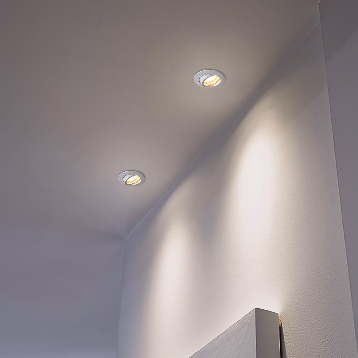 Faretto da incasso a soffitto Elva bianco orientabile in metallo con luce bianco caldo – 3