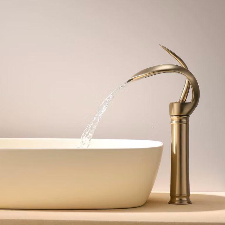 Miscelatore per lavabo a cascata, finitura oro spazzolato, ottone di alta qualità