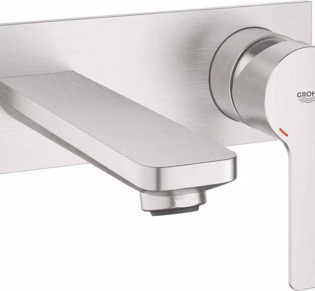 Rubinetto per lavabo ad incasso Grohe Lineare con getto laminare cristallino in finitura cromo spazzolato