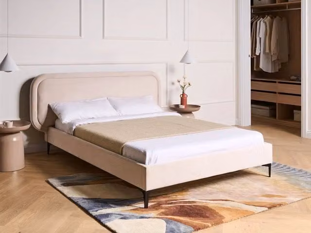 Letto matrimoniale BELIANI in velluto beige con telaio imbottito L/P/H: 140 x 200 x 98 cm