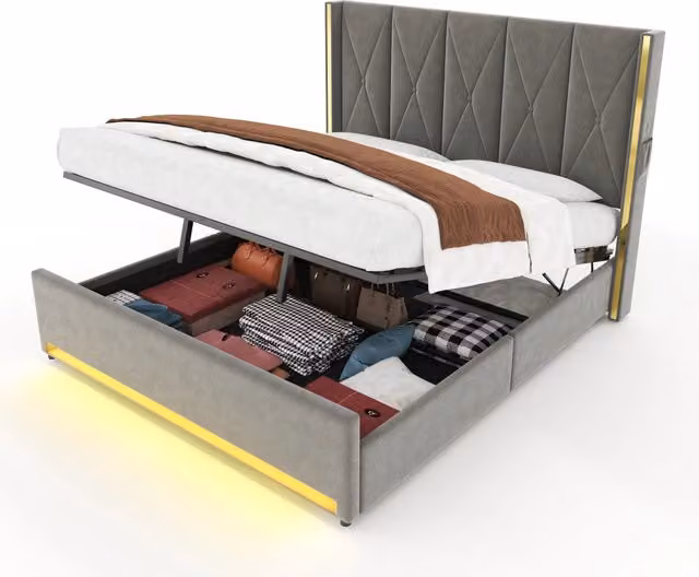 Letto contenitore matrimoniale Chicfurn in tessuto grigio con testiera trapuntata, tasche laterali, porte USB, Type-C e illuminazione LED, L/P: 180 x 200 cm