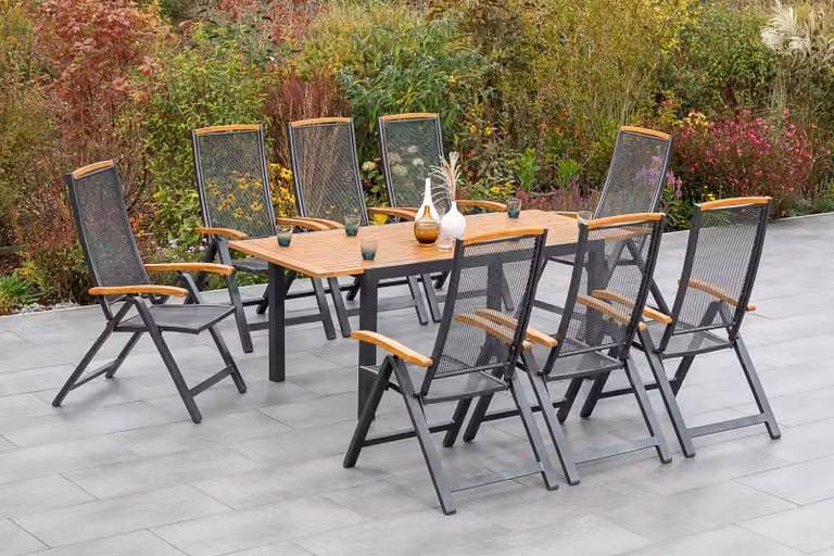 Set di mobili da giardino Merxx Tilos, 9 pezzi, 8 sedie pieghevoli, tavolo allungabile 150 (200) x 90 cm – alluminio/legno di acacia