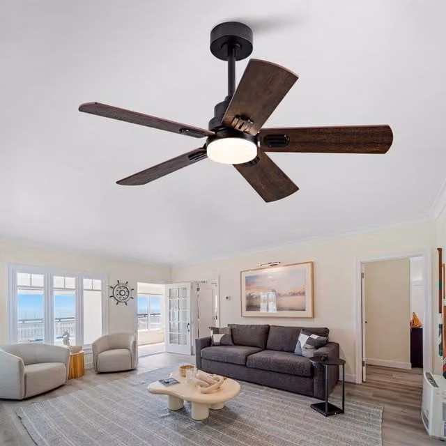 Ventilatore da soffitto esterno nero con luce LED dimmerabile, telecomando e timer, ideale per terrazze, soggiorni e camere da letto