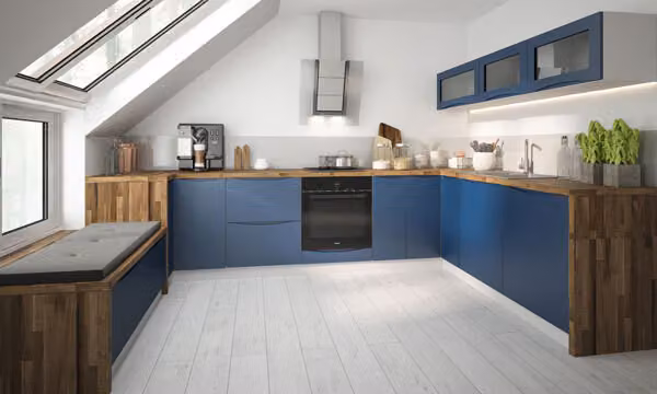 Mobile da cucina a U 210x330x210cm Cucina laccata opaca bianco / blu violetto Blocco cucina moderno