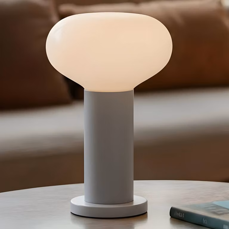 Lampada da tavolo di design Flo ALDEX, Alluminio / Grigio / Zincato, Soggiorno / Sala da pranzo, Metallo, Design, Lampada da tavolo