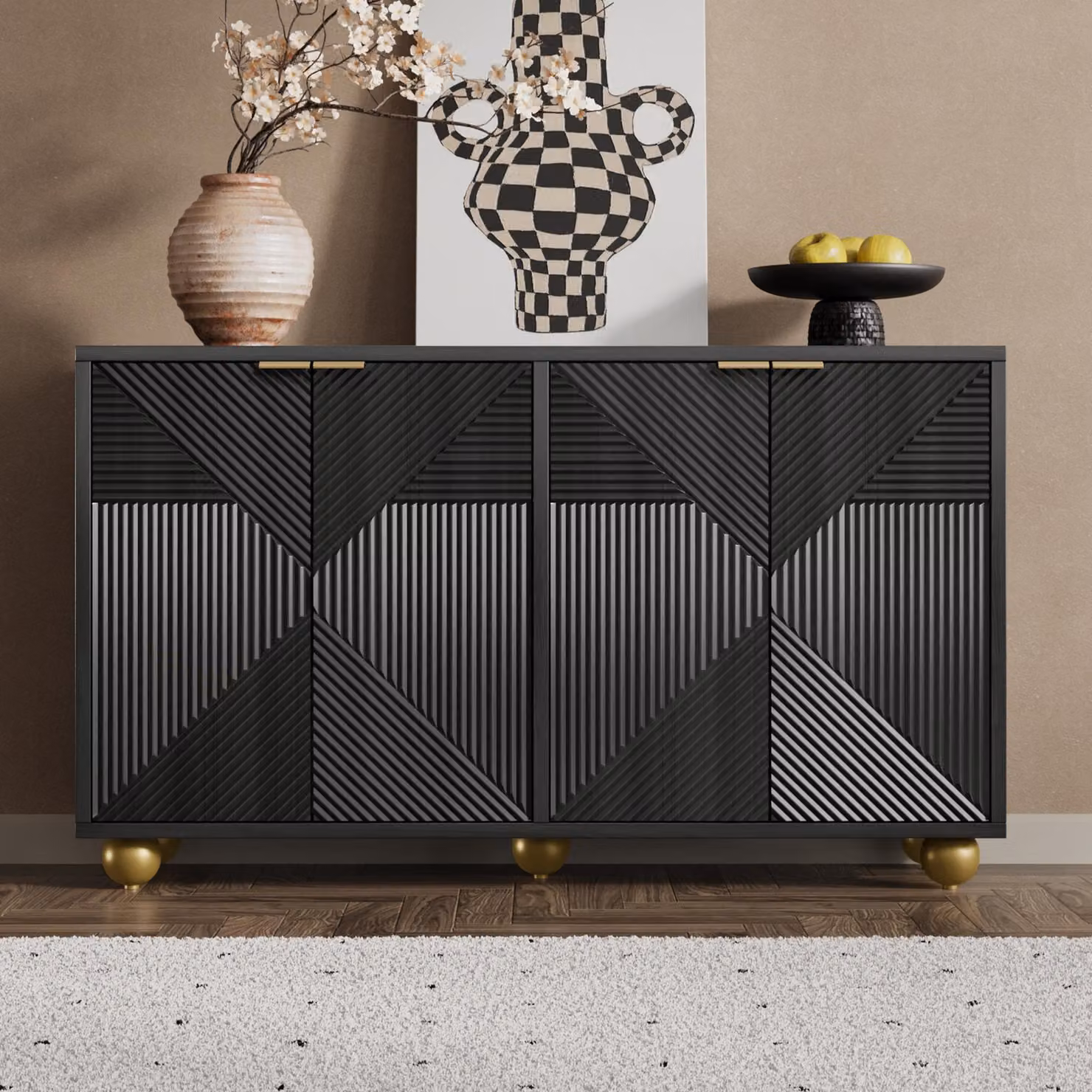 Credenza Merax con 4 ante incise, cassettiera con ripiani regolabili, mobile da soggiorno con maniglie in metallo dorato e gambe a sfera, nero