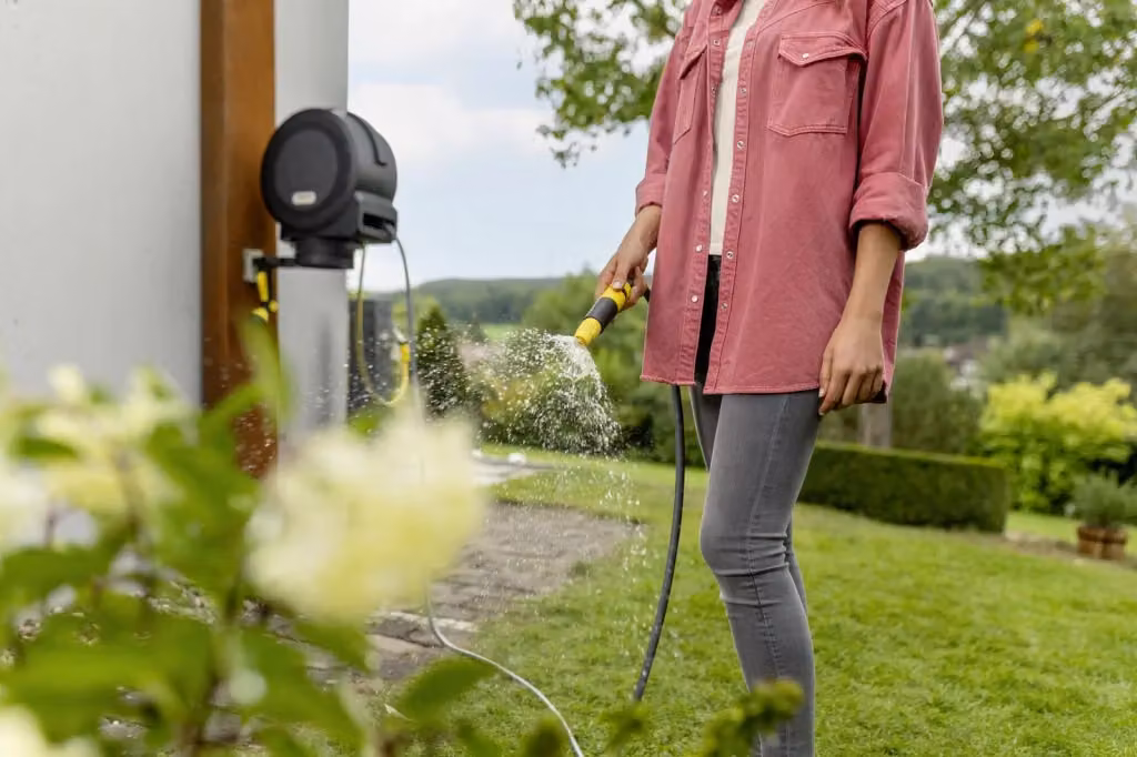 Karcher Box avvolgitubo HBX 4.20 Automatic nero da parete in metallo – 2