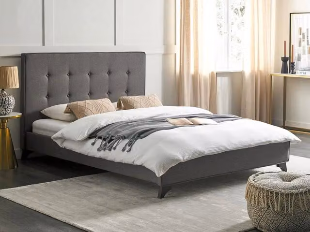 Letto Imbottito Beliani in Tessuto Grigio con Piedini in Legno di Gomma Oliato Stile Moderno L/P/H: 140 x 200 x 106 cm – 1
