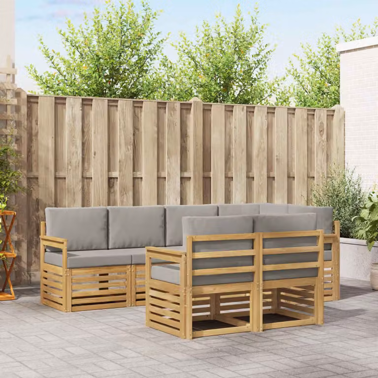 vidaXL Set di divani da esterno a L composto da 7 pezzi in legno di acacia con cuscini bianchi e grigi