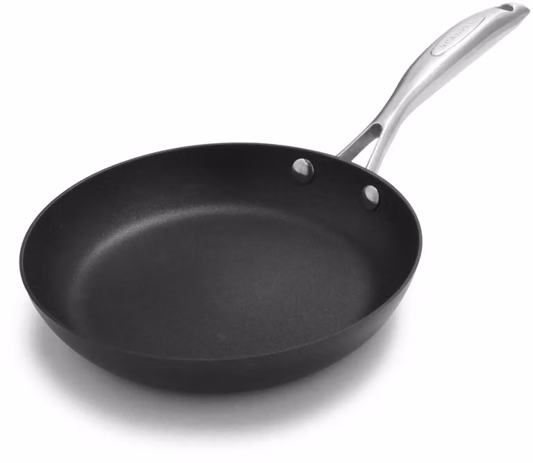 Padella svasata bassa serie PRO IQ in alluminio antiaderente per induzione con manico in acciaio inox , diam. 32cm con banderuola