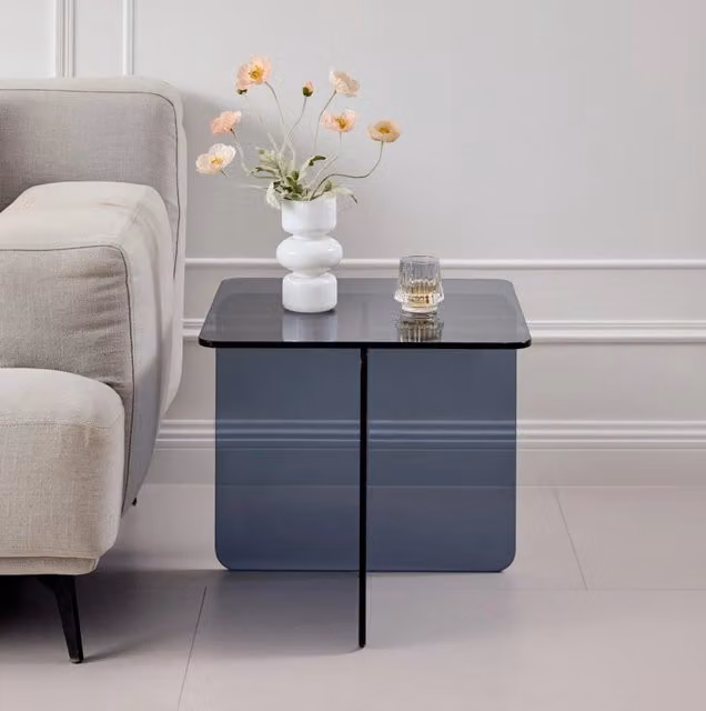 Tavolino laterale ULEVR 45x45x51 cm in vetro grigio, tavolino da divano per soggiorno e esterni