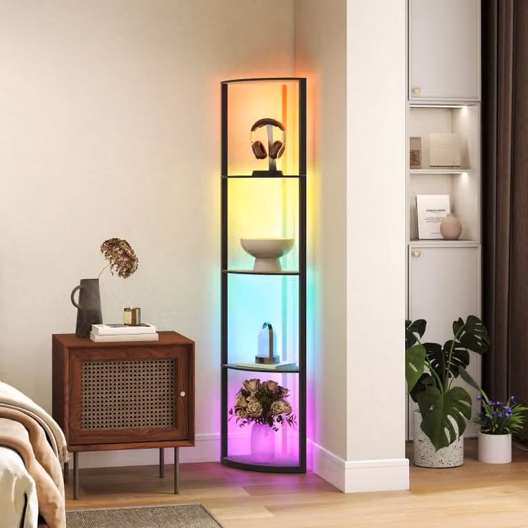 Lampada da terra LED Moonbite con ripiano angolare a cinque livelli, cambio colore RGB con telecomando, dimmerabile e con timer. Lampada e ripiano in un unico prodotto, realizzata in pannello MDF, colore nero