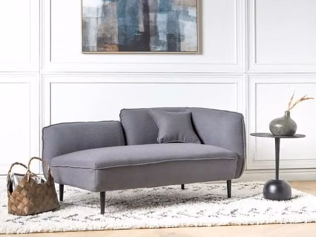 Chaise longue BELIANI a forma a L con lato destro in tessuto bouclé grigio, completa di cuscini, L: 138 cm, P: 77 cm, H: 74 cm