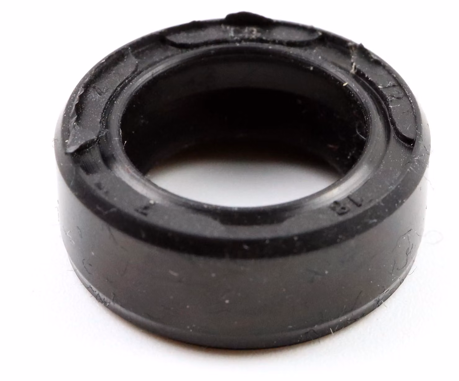 Guarnizione radiale per albero, dimensioni 12x18x7 mm, materiale NBR70, conforme alla norma DIN 3760