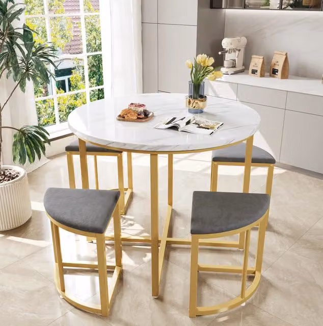 Set tavolo da pranzo ULEVR 80 cm con 4 sedie in velluto, piano rotondo in MDF bianco e struttura in metallo dorato