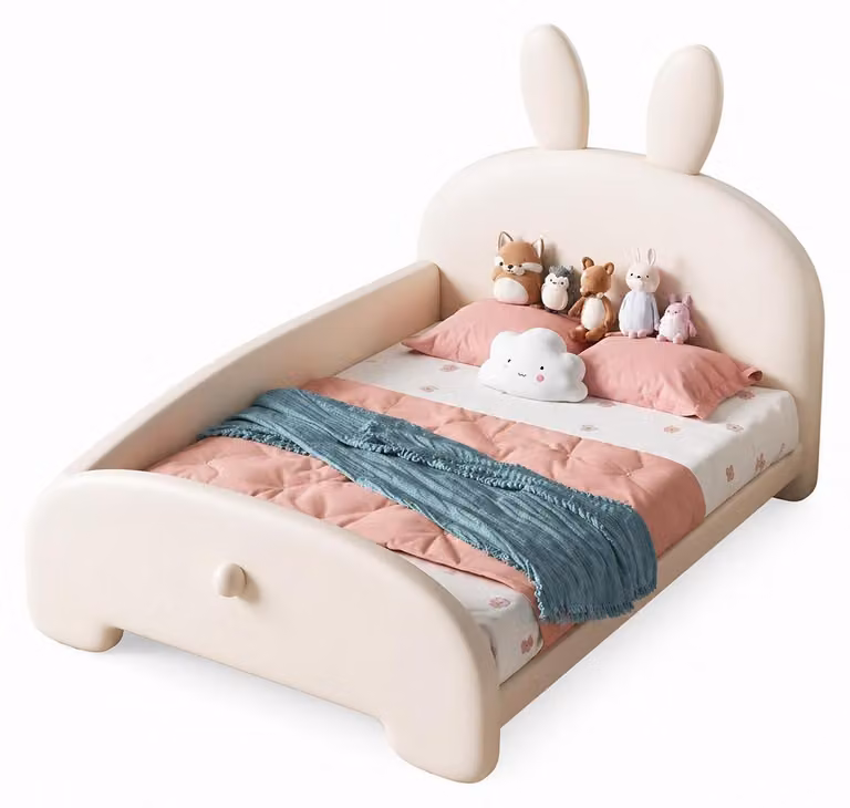 Letto beige a forma di coniglietto con orecchie, ideale per bambine. Letto per bambini