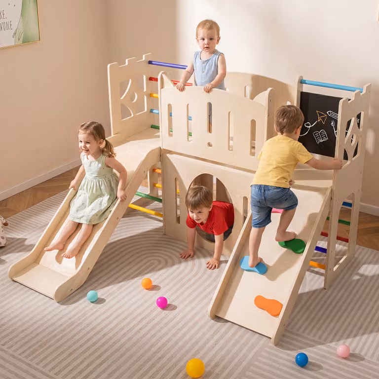 Parco giochi in legno Costway a tema castello con scivolo e tunnel per bambini, struttura 8-in-1 multicolore