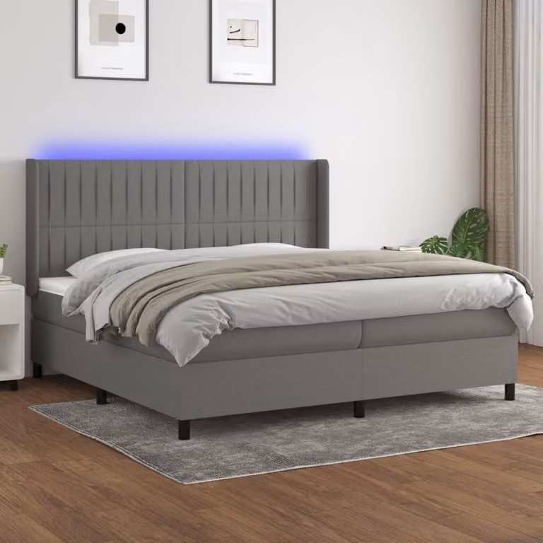The Living Store Letto a molle con materasso e LED in tessuto grigio scuro 200x200 cm