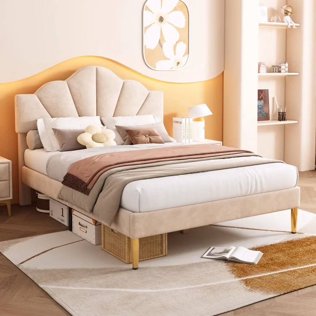Letto imbottito Mivray in velluto beige con testiera a conchiglia e piedi in metallo dorato L/P/H: 140 x 190 x 120 cm – 2
