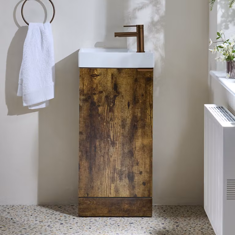 Mobile Bagno a Terra Rovere Scuro da 400mm con Lavabo e Maniglia con Impugnatura a Dito Rame Satinato - Cluo