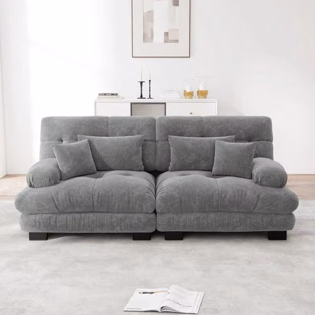 Divano angolare a 2 posti Mivray in tessuto grigio con struttura in legno e cuscini decorativi per soggiorno L/P/H: 220 x 161,9 x 81 cm