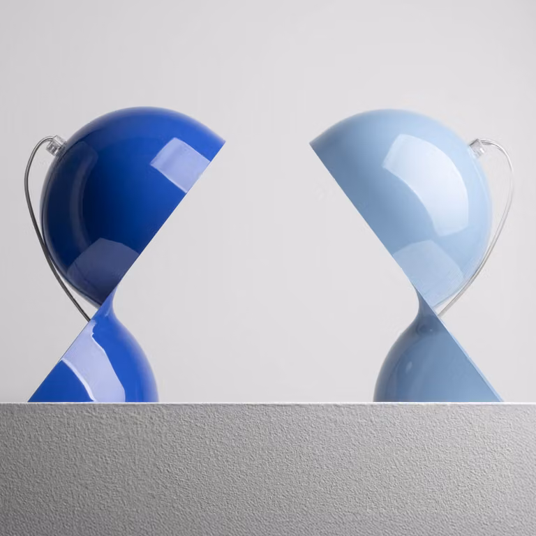 Artemide Lampada da tavolo Dalù, Blu, Soggiorno / Sala da pranzo, Plastica, Design, Lampada da tavolo