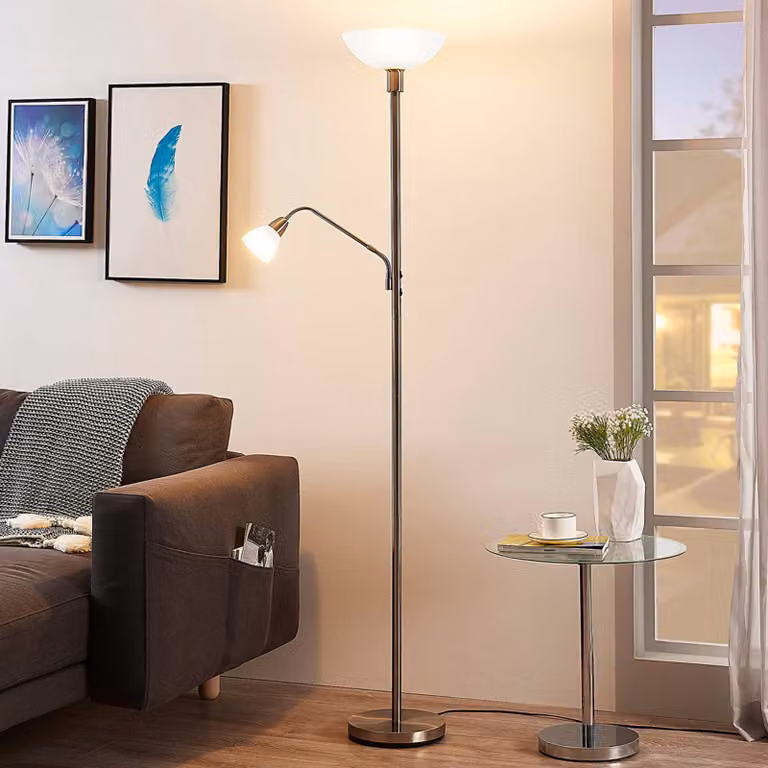 Lampada da terra con luce lettura Jost Lindby, Alluminio / Grigio / Zincato, Soggiorno / Sala da pranzo, Metallo, Moderno, Lampada da terra