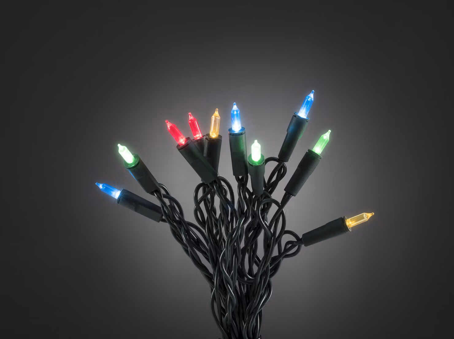 Konstsmide - Catena luminosa LED "One String", con 8 funzioni, centralina di controllo e funzione di memoria, 140 LED colorati, 230V, per uso interno, cavo verde; codice prodotto: 6310-520