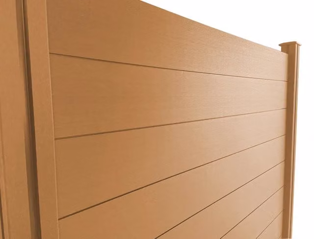 Listoni WPC L196xH183cm per recinzione colore Teak listone 205x1805mm spessore 20mm