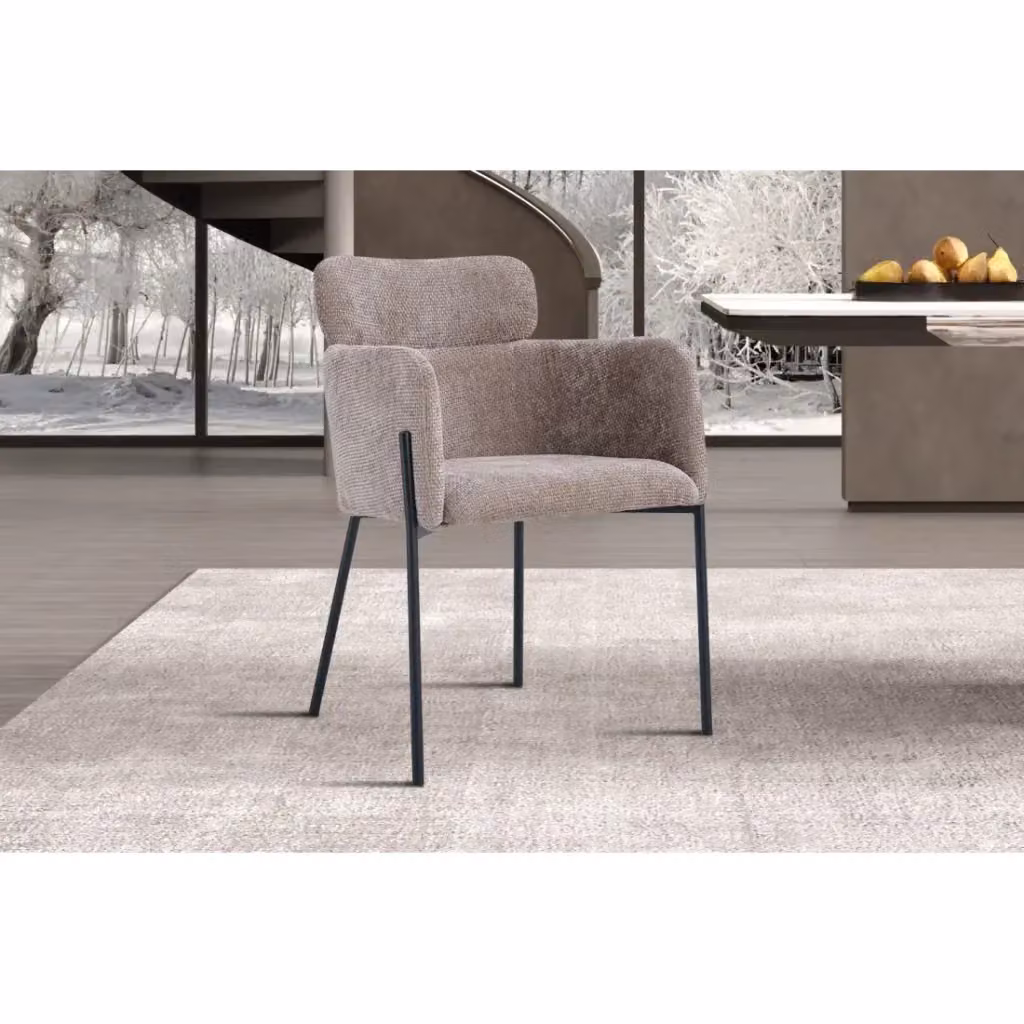 Sedia da pranzo CAMPBELL Meublorama con braccioli in tessuto sabbia e piedi in metallo nero stile moderno – 2