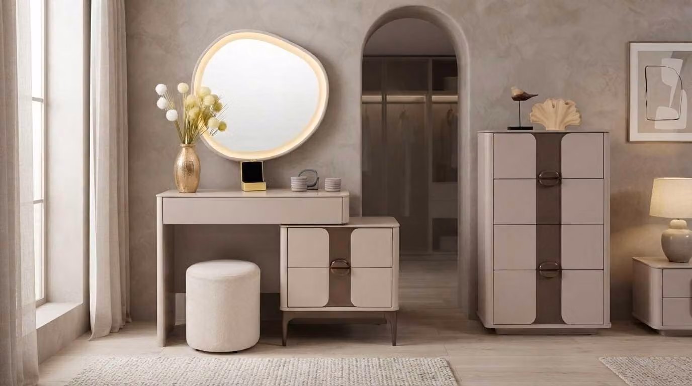 Set per camera da letto beige, moderno, composto da: comò, specchio, poggiapiedi, armadio
