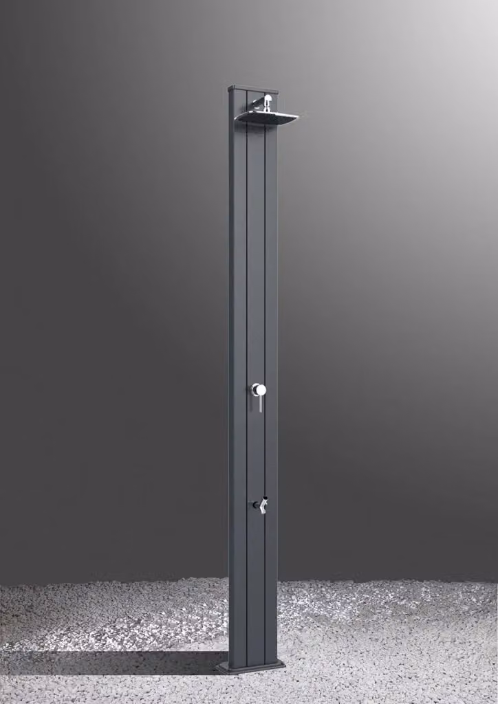 Doccia Solare da Esterno per Giardino Arkema Spring S con Miscelatore e Lavapiedi, Capacità 30 L, Colore Grigio Antracite e Finitura Inox – 2