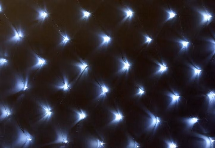 Rete luminosa a LED 100 bianco freddo 1,5x1,5 m funzionamento a batteria timer esterno BA11749
