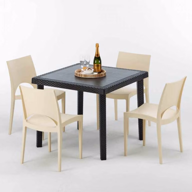 Tavolo quadrato nero e 4 sedie in polipropilene colorato Set di bastoni per esterni Grand Soleil Paris Passion - Beige