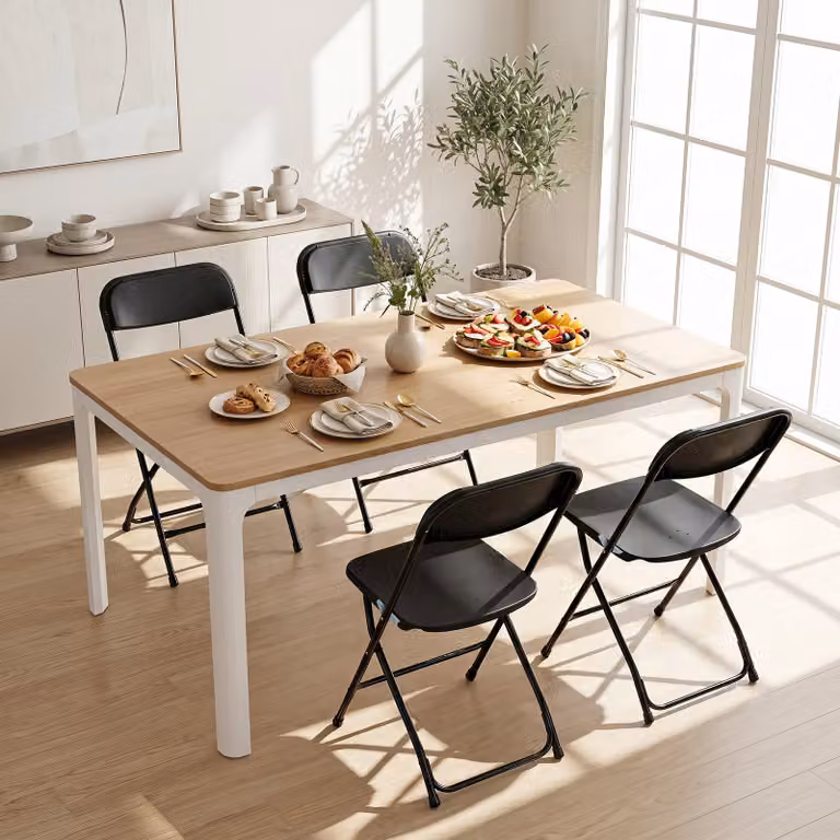 Set di 4 sedie pieghevoli salvaspazio Costway con schienale ergonomico in plastica e metallo, colore nero opaco, ideali per casa e ufficio