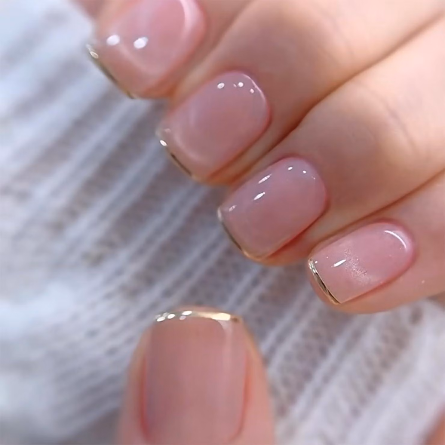 Unghie finte corte, a forma quadrata, color nude rosa con punta francese, set da 24 pezzi