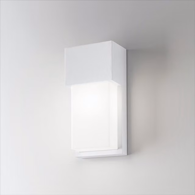 Isy EST Smart Applique Outdoor in metallo per giardino e balcone, disponibile in bianco, nero o marrone