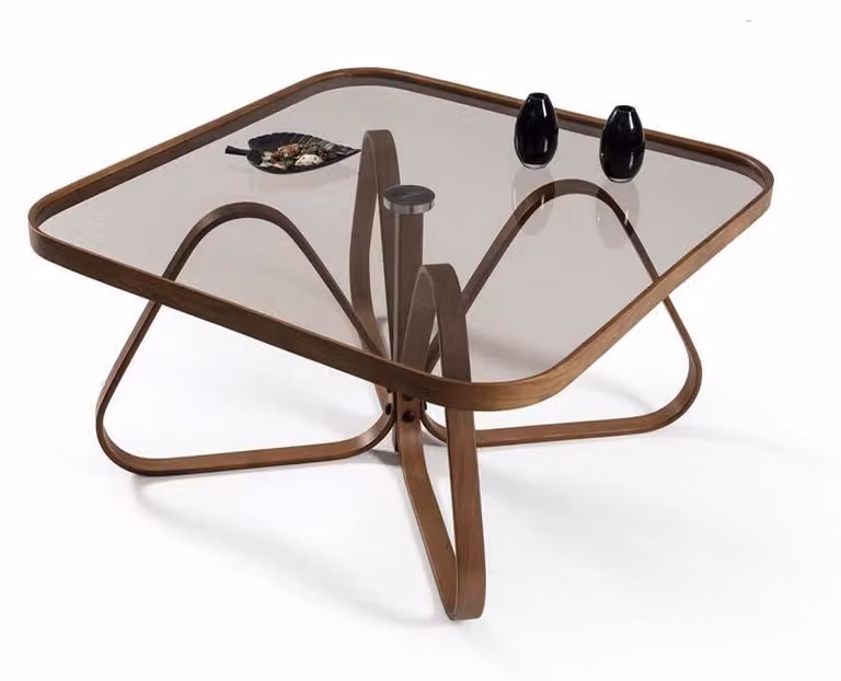 Schicker Couchtisch in quadratischer Form mit geschwungenem Holzrahmen