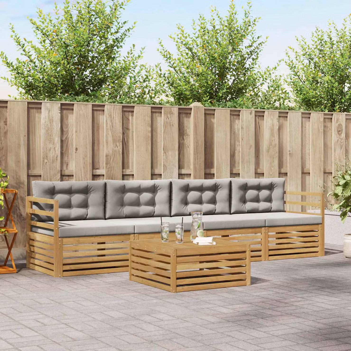 Set di mobili da giardino vidaXL composto da 5 pezzi in legno di acacia con divani e tavolino da esterno, colori bianco e grigio