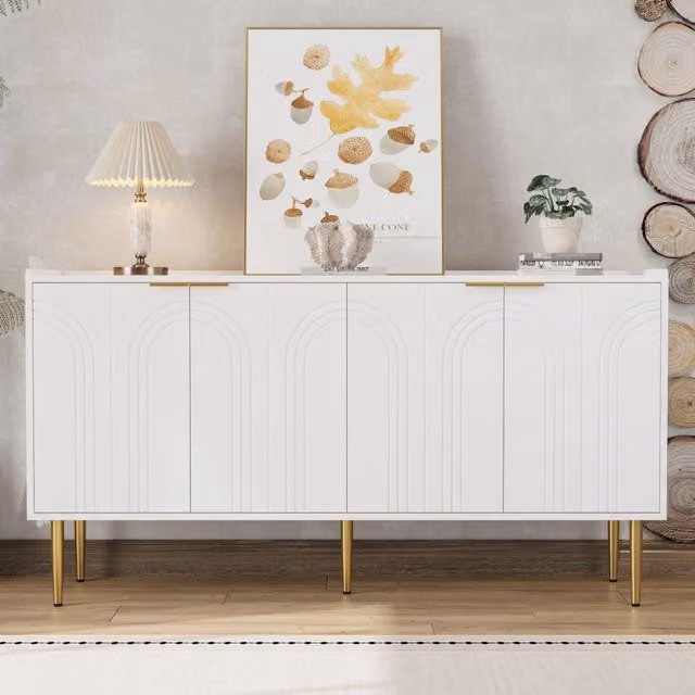 Credenza moderna con 4 ante e ripiani regolabili in MDF bianco e piedini in ferro dorato L 140 cm x P 38 cm x H 75 cm
