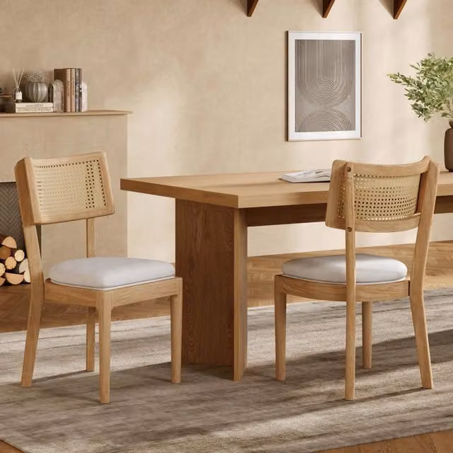 Set di 2 Sedie da Pranzo in Legno Massello con Schienale in Rattan e Cuscino in Lino, Design Moderno, Colore Legno Naturale