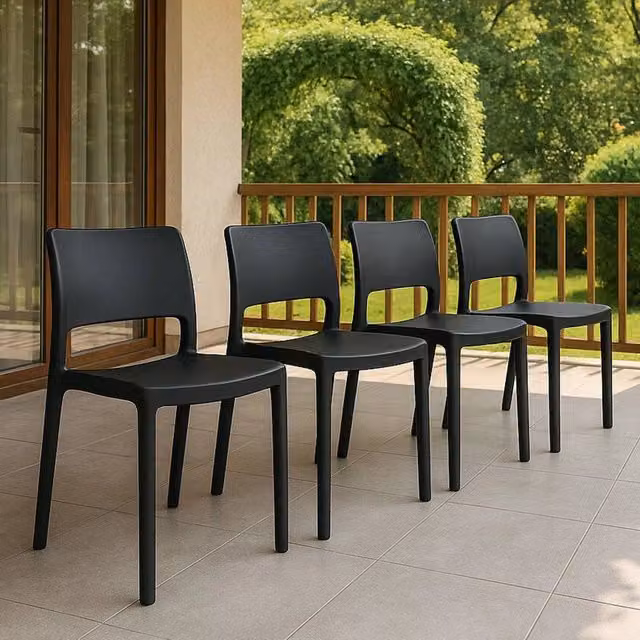 Set di 4 sedie da esterno Cereseto DMORA, impilabili e resistenti alle intemperie, colore Antracite, L: 47 cm, P: 53 cm, H: 82 cm