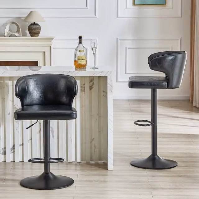 Sgabello da bar girevole OKWISH con schienale e altezza regolabile in similpelle nera, L: 56,0 cm, P: 55,5 cm, H: 70,5 cm