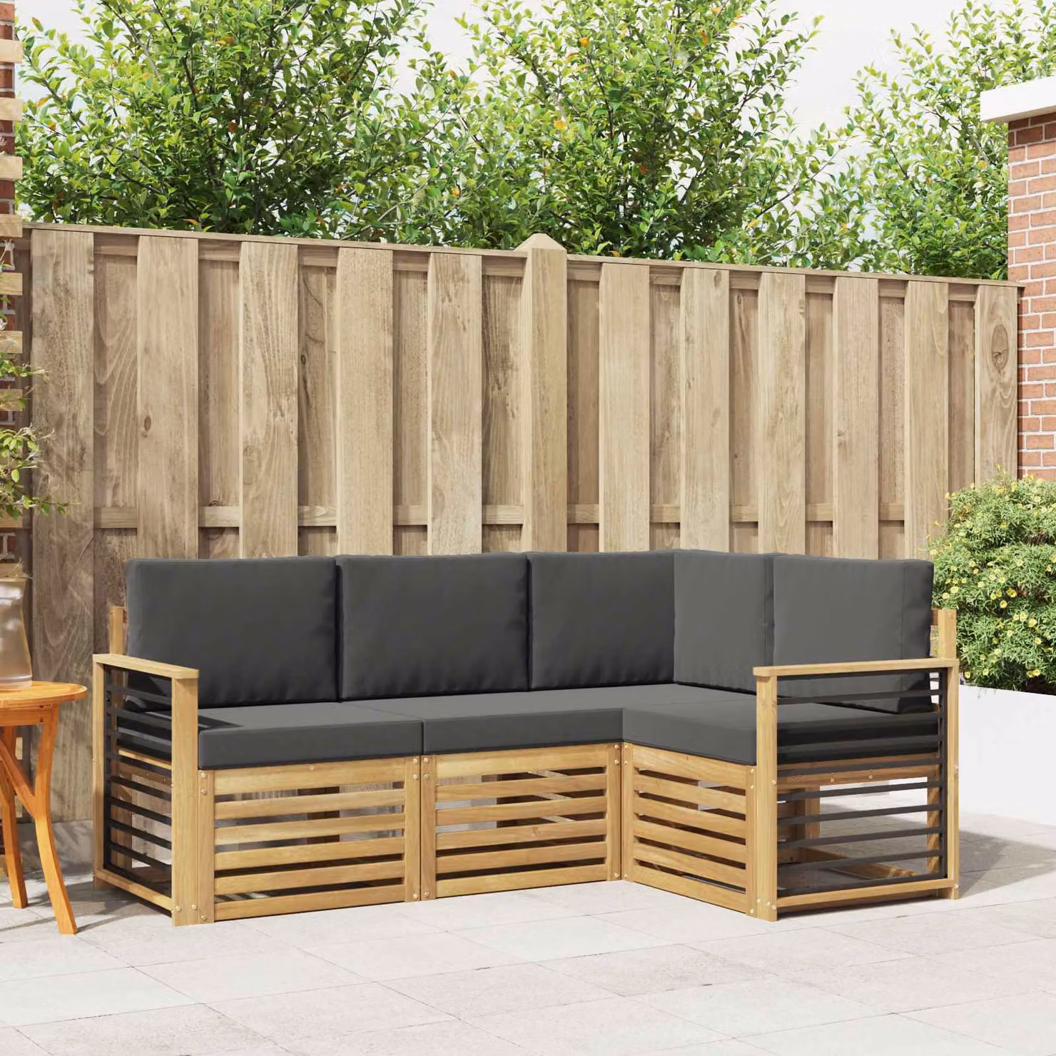 Set di divani da esterno vidaXL a forma di L con cuscini, struttura in legno di acacia e tessuto bianco e antracite