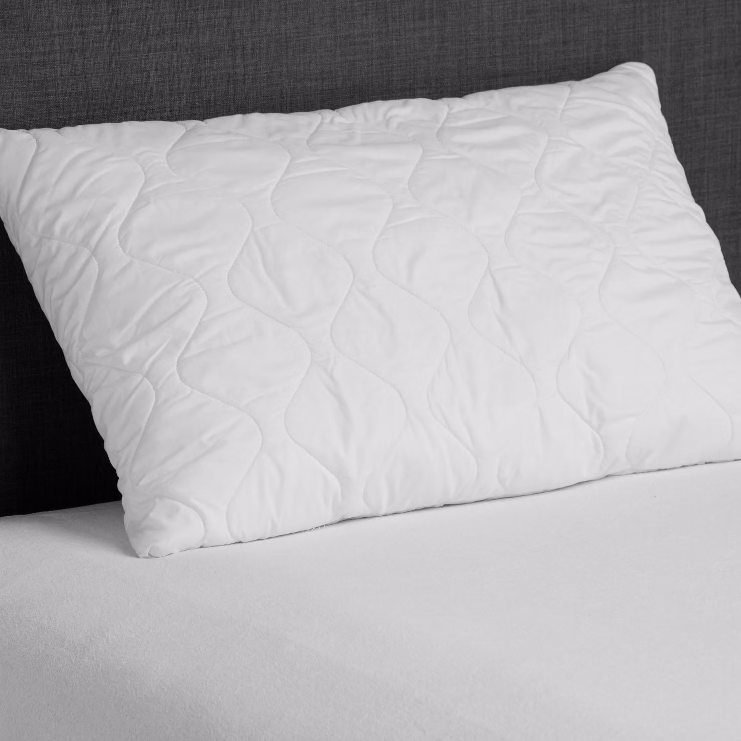 Cuscino in microfibra DaunenStep Sterilsan bianco per chi dorme di schiena o di lato L 50 cm x P 80 cm – 3