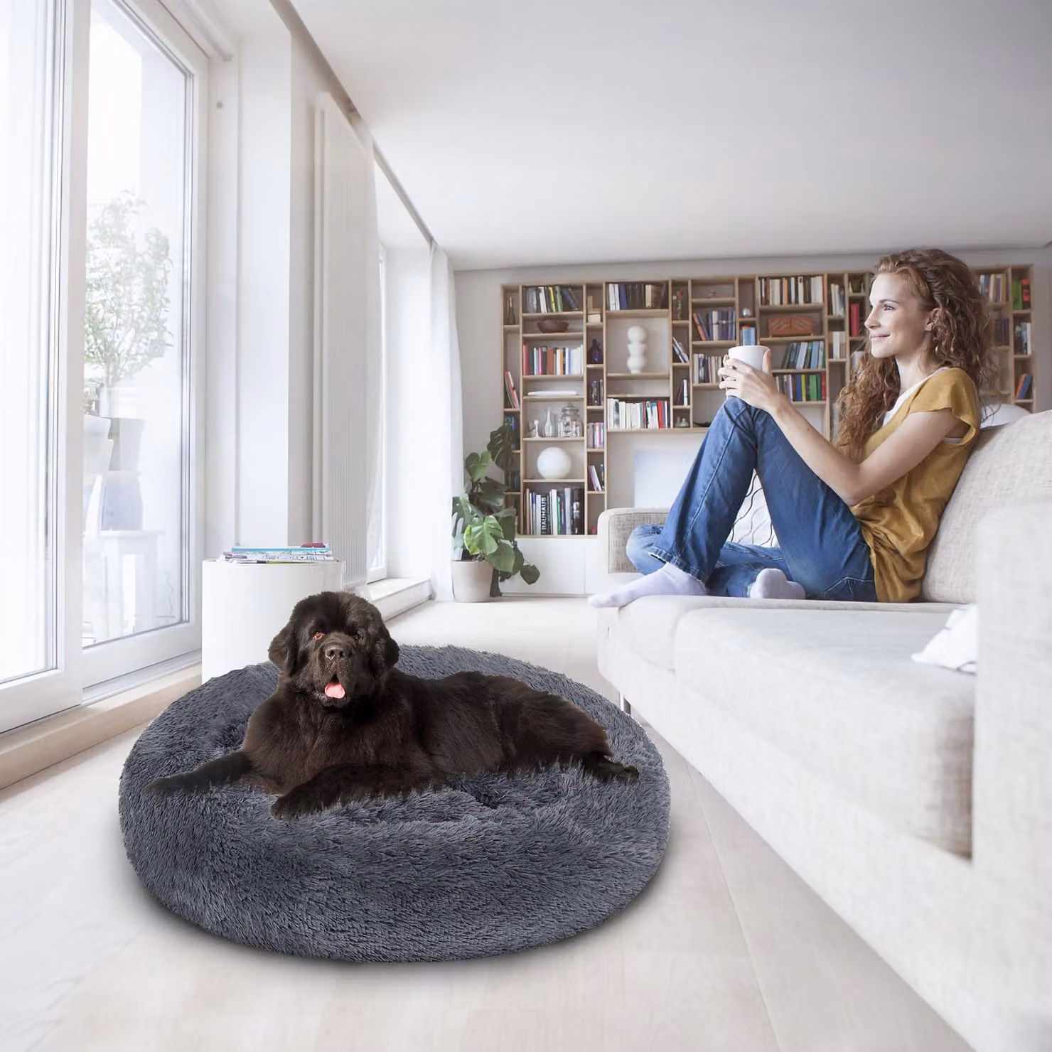 Cuccia rotonda per cani e gatti, diametro 80 cm, in peluche lungo, con fondo antiscivolo, colore grigio scuro